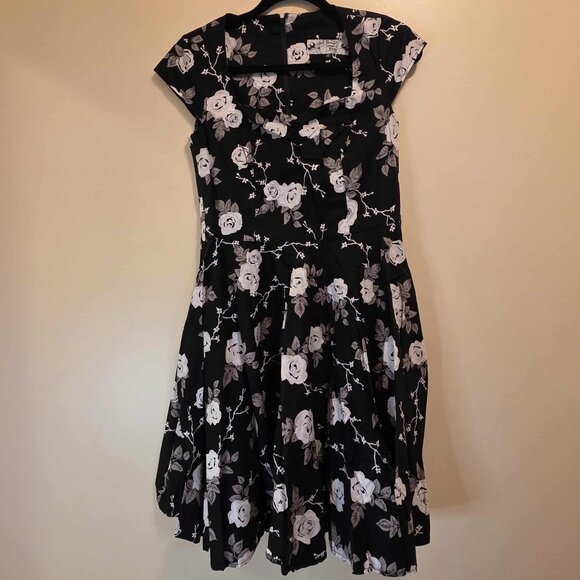 Hell Bunny Vixen Black Floral Dress with Pockets M - Picture 1 of 6